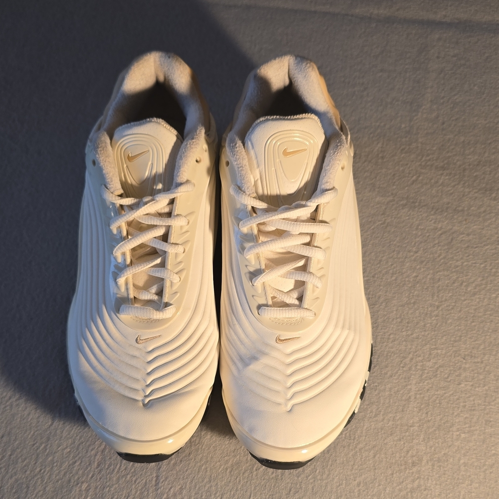 Nike Women's 7.5 White & Cream Low-Top Trainers Walking Running Gym Jogging 90s